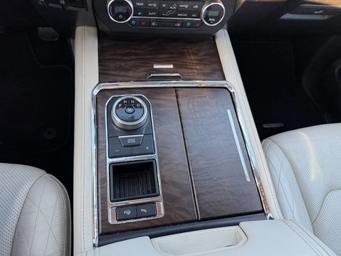 Used 2018 Ford Expedition Platinum image 65