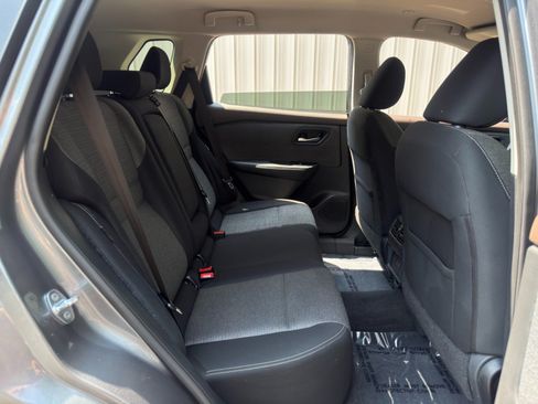 Used 2022 Nissan Rogue SV FWD image 32