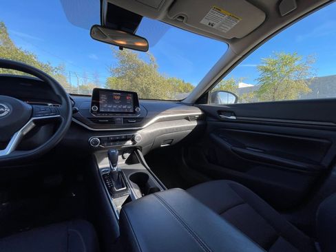 Used 2025 Nissan Altima 2.5 SV image 35