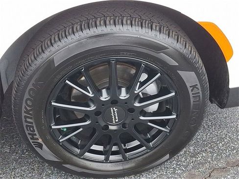 Used 2025 Kia Soul S image 9