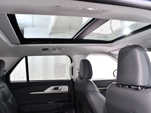 New 2025 Ford Explorer Active w/ Active Comfort Package image 18