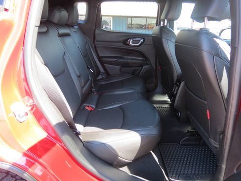 Used 2025 Jeep Compass Trailhawk w/ Trailhawk Convenience Group AWD/4WD image 22