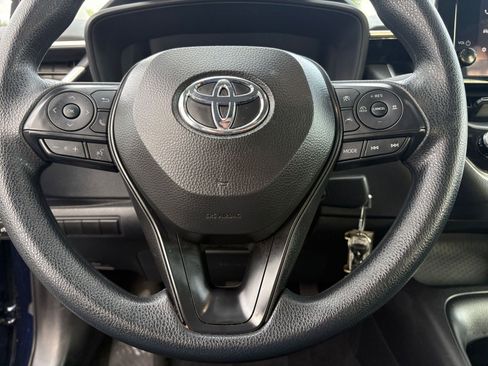 Used 2025 Toyota Corolla LE image 21