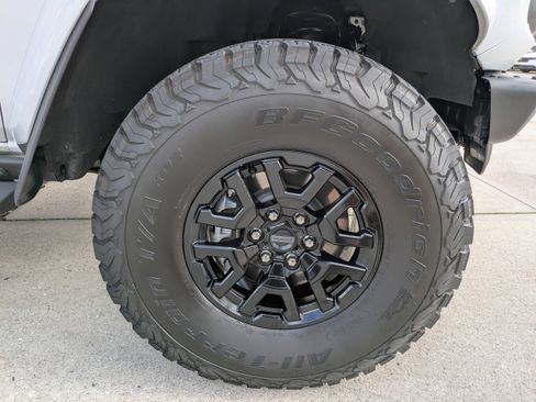 Certified 2025 Ford Bronco Raptor w/ Interior Carbon Fiber Pack AWD/4WD image 11