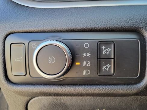 Used 2022 Ford Explorer XLT AWD/4WD image 22