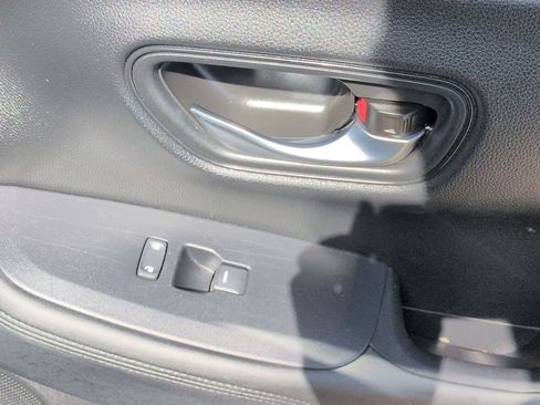 Used 2025 Honda HR-V LX image 33