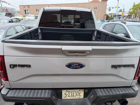 Used 2017 Ford F150 Raptor w/ Equipment Group 802A Luxury AWD/4WD image 4
