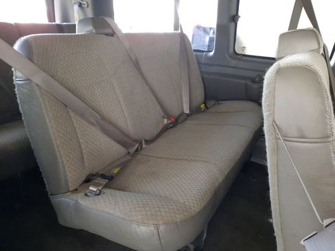 Used 2014 Chevrolet Express 2500 LS image 16