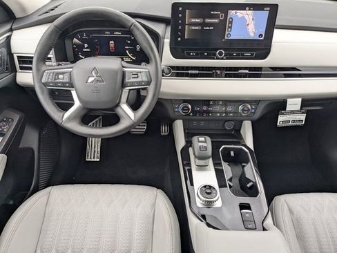New 2026 Mitsubishi Outlander SEL FWD image 17