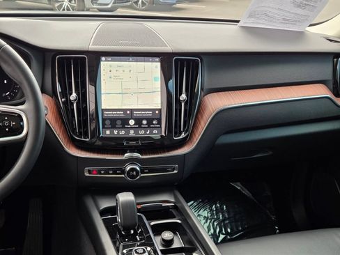 Certified 2024 Volvo XC60 B5 Plus AWD/4WD image 15