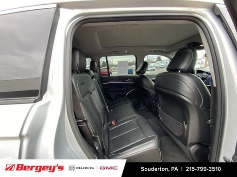 Used 2022 Jeep Grand Cherokee Limited image 30