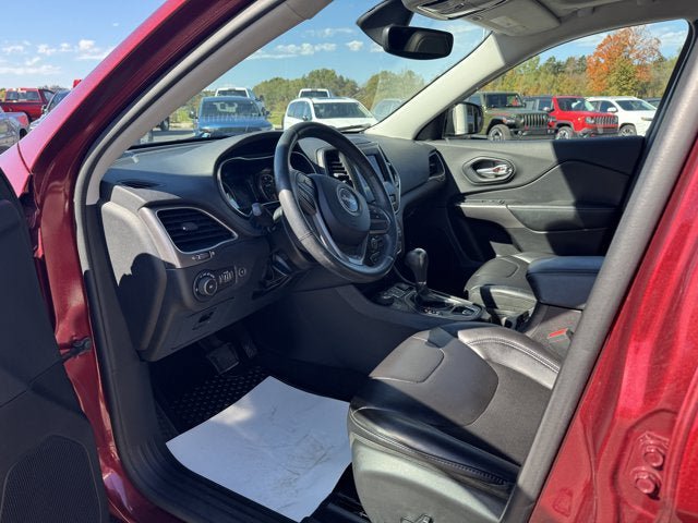Used 2019 Jeep Cherokee Latitude Plus w/ Comfort/Convenience Group AWD/4WD image 13