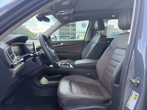 Certified 2025 Volkswagen Atlas SEL AWD/4WD image 2