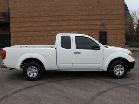 Used 2016 Nissan Frontier S image 5