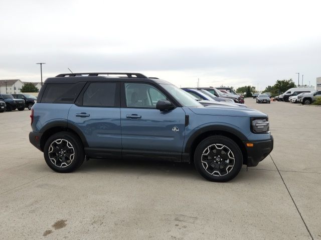 Used 2025 Ford Bronco Sport Outer Banks w/ Outer Banks Tech Package+ AWD/4WD image 2