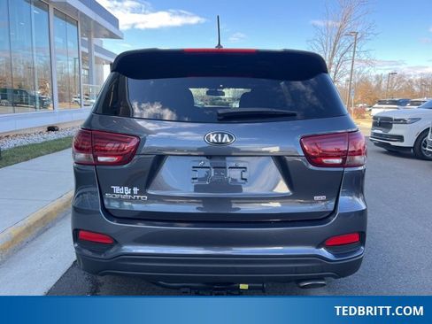 Used 2019 Kia Sorento LX image 7