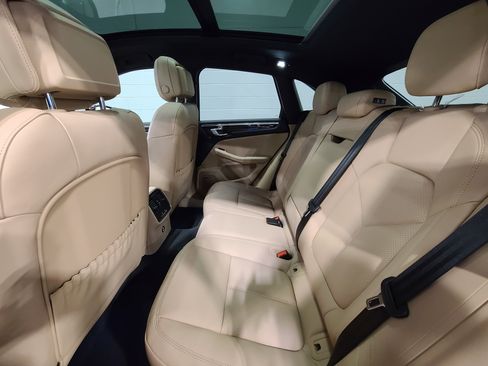 New 2026 Porsche Macan image 27