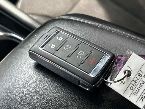 Used 2024 Jeep Grand Cherokee Altitude AWD/4WD image 37
