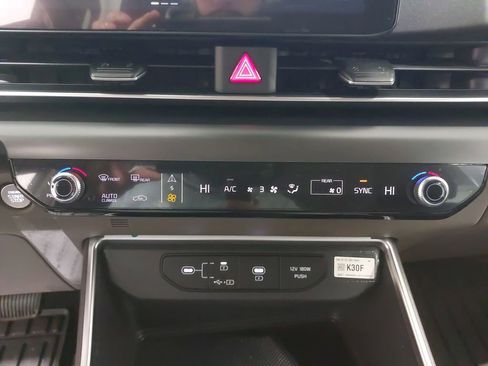 New 2026 Kia Carnival LXS image 22