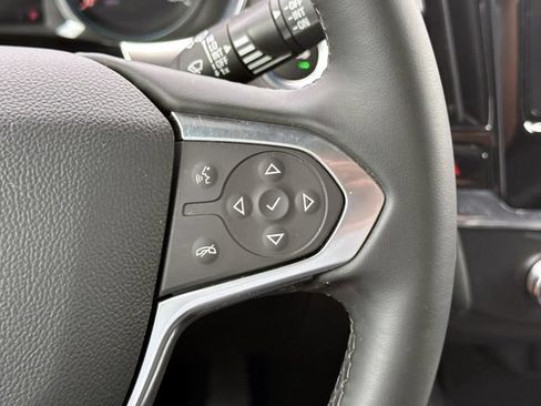 Certified 2023 Chevrolet Traverse LT FWD image 23
