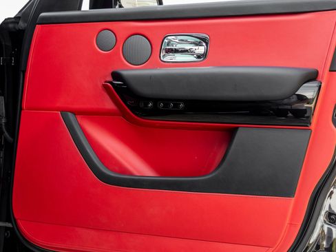 Used 2023 Rolls-Royce Cullinan image 47