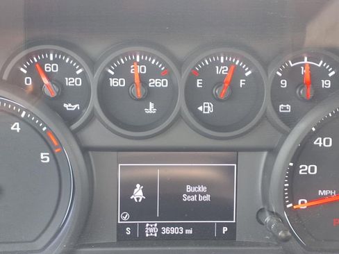 Used 2024 Chevrolet Silverado 2500 Custom w/ Custom Value Package image 18