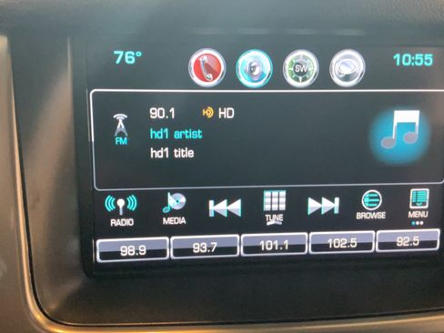 Used 2019 Chevrolet Suburban LT RWD image 11