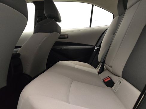Used 2022 Toyota Corolla LE FWD image 18