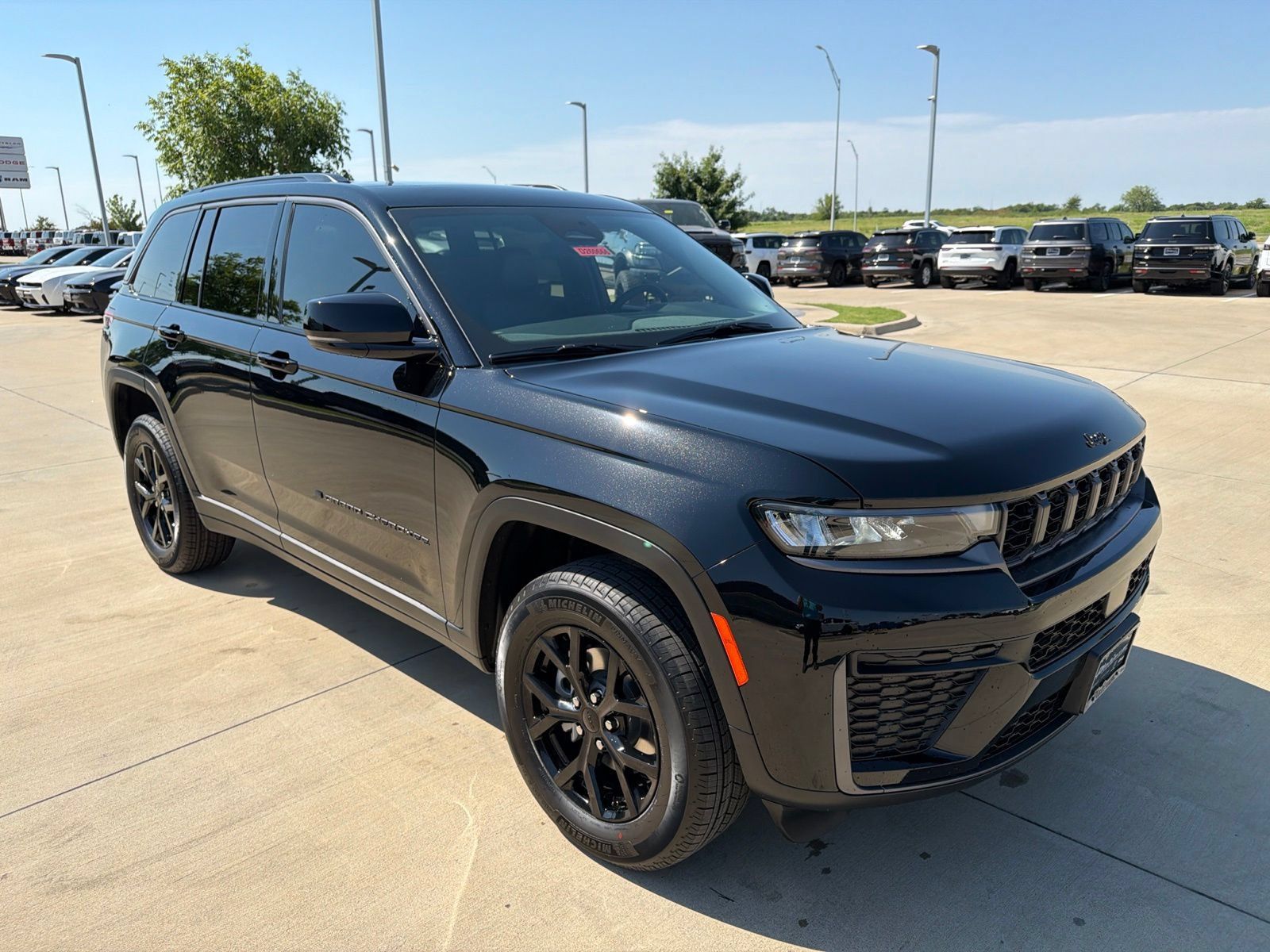 New 2026 Jeep Grand Cherokee Altitude AWD/4WD image 7