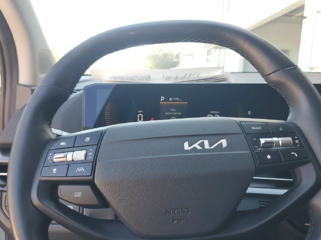 Certified 2026 Kia Sportage EX w/ EX Panorama Roof Package FWD image 24