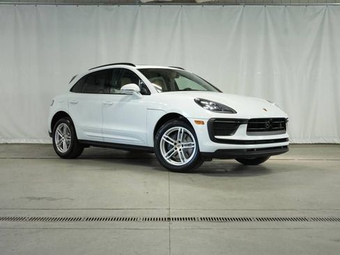 New 2026 Porsche Macan image 9