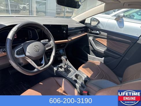 Used 2025 Volkswagen Jetta SEL FWD image 15