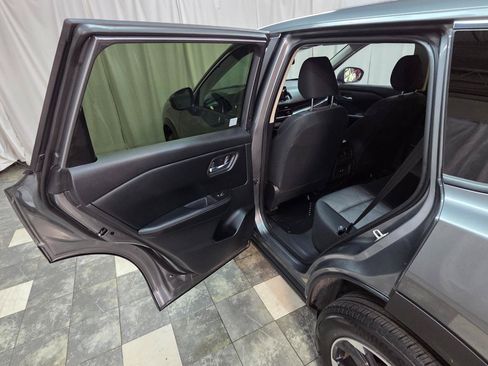 Used 2025 Nissan Rogue SV AWD/4WD image 13
