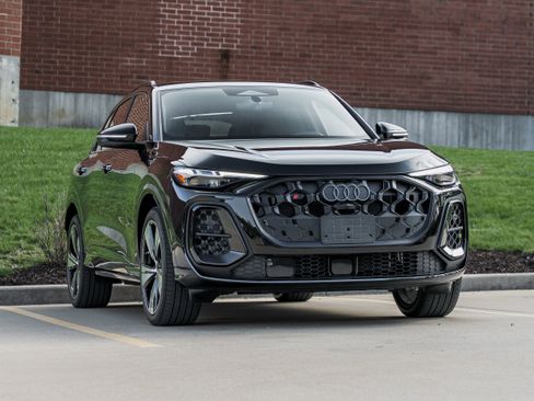 New 2026 Audi SQ5 Premium Plus image 1