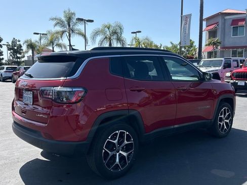 Used 2025 Jeep Compass Limited AWD/4WD image 3