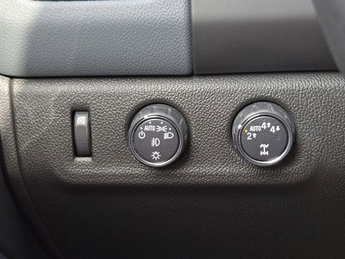 Used 2020 Chevrolet Colorado Z71 AWD/4WD image 16