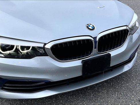 Used 2019 BMW 530i xDrive w/ Convenience Package image 28