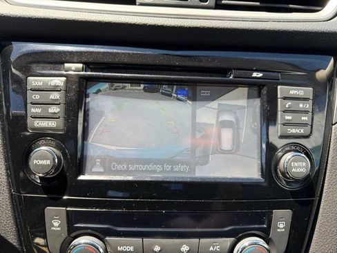 Used 2016 Nissan Rogue SV w/ SV Premium Package AWD/4WD image 14