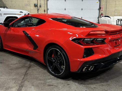 Used 2021 Chevrolet Corvette Stingray Coupe w/ Z51 Performance Package image 13