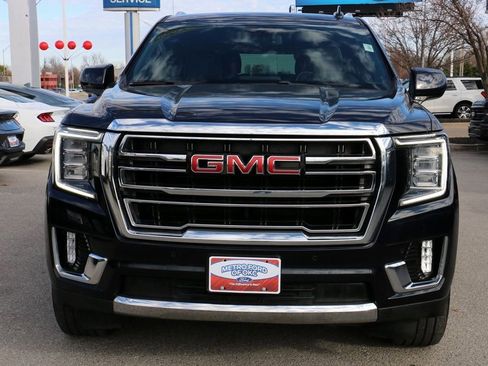 Used 2023 GMC Yukon SLT image 3