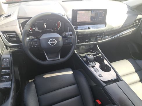 Certified 2025 Nissan Rogue SL image 15