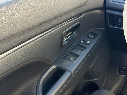 Used 2025 Mitsubishi Outlander Sport ES AWD/4WD image 9