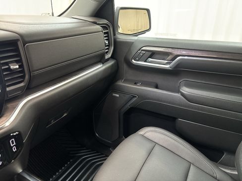 Used 2024 Chevrolet Silverado 1500 LTZ AWD/4WD image 25