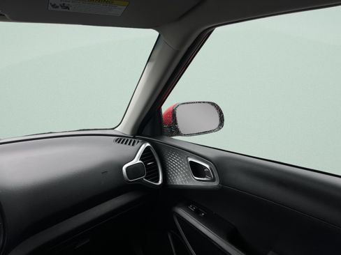 Used 2025 Kia Soul LX FWD image 29