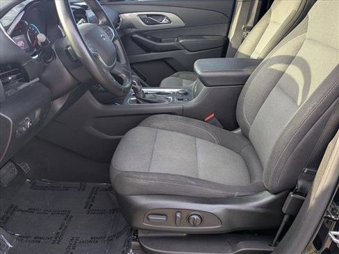 Used 2023 Chevrolet Traverse LT FWD image 14