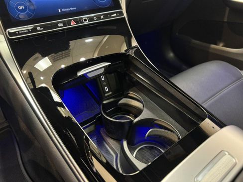 Certified 2025 Mercedes-Benz GLC 300 image 17