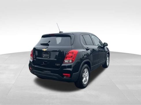Used 2019 Chevrolet Trax LS w/ Tint and Cruise Package FWD image 5