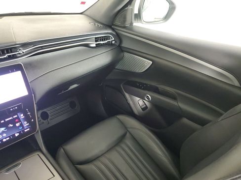 Used 2024 Maserati Grecale GT image 43