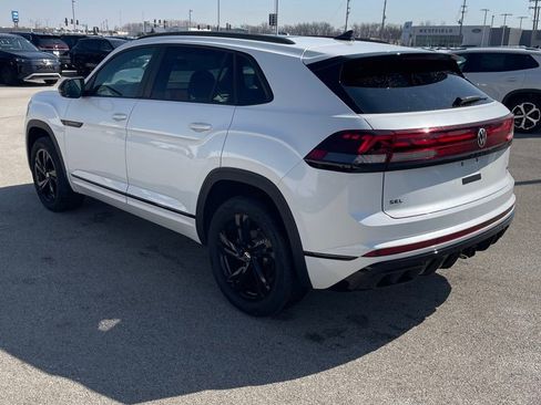 Certified 2025 Volkswagen Atlas Cross Sport SEL R-Line image 4