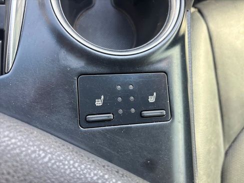 Used 2020 Toyota Camry XSE FWD image 18